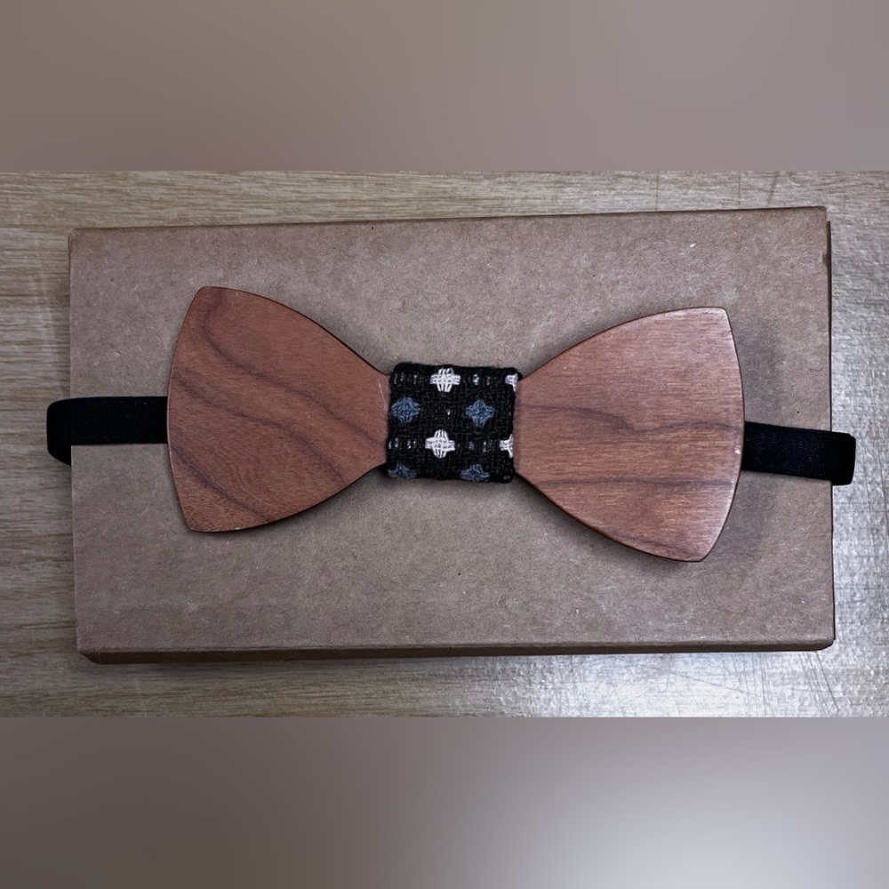 Elegant Wooden Bow Tie with Black and Gray Accents